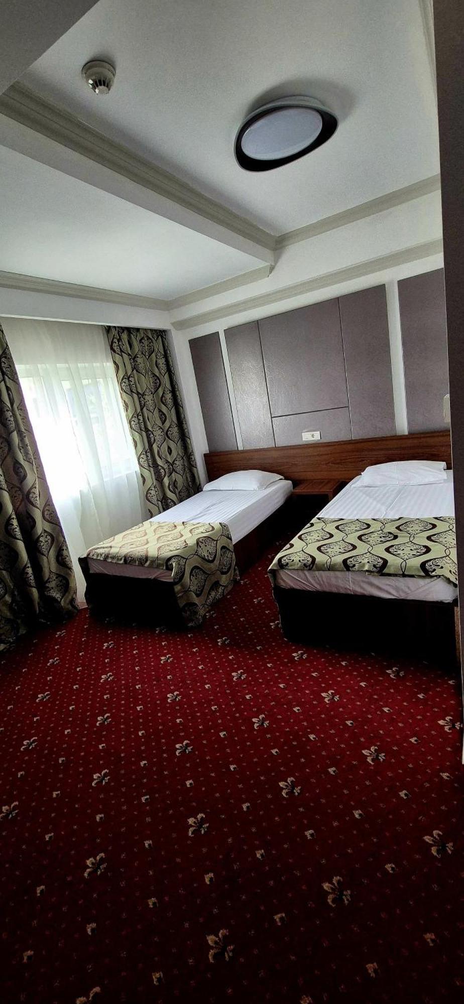 Hostel Orhideea Buzau Exterior photo
