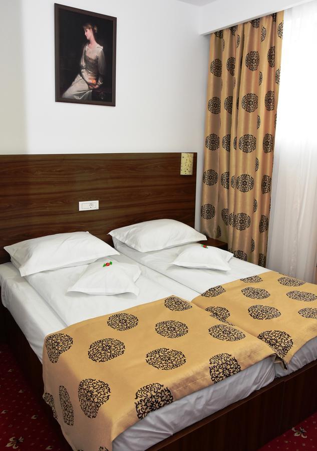 Hostel Orhideea Buzau Exterior photo