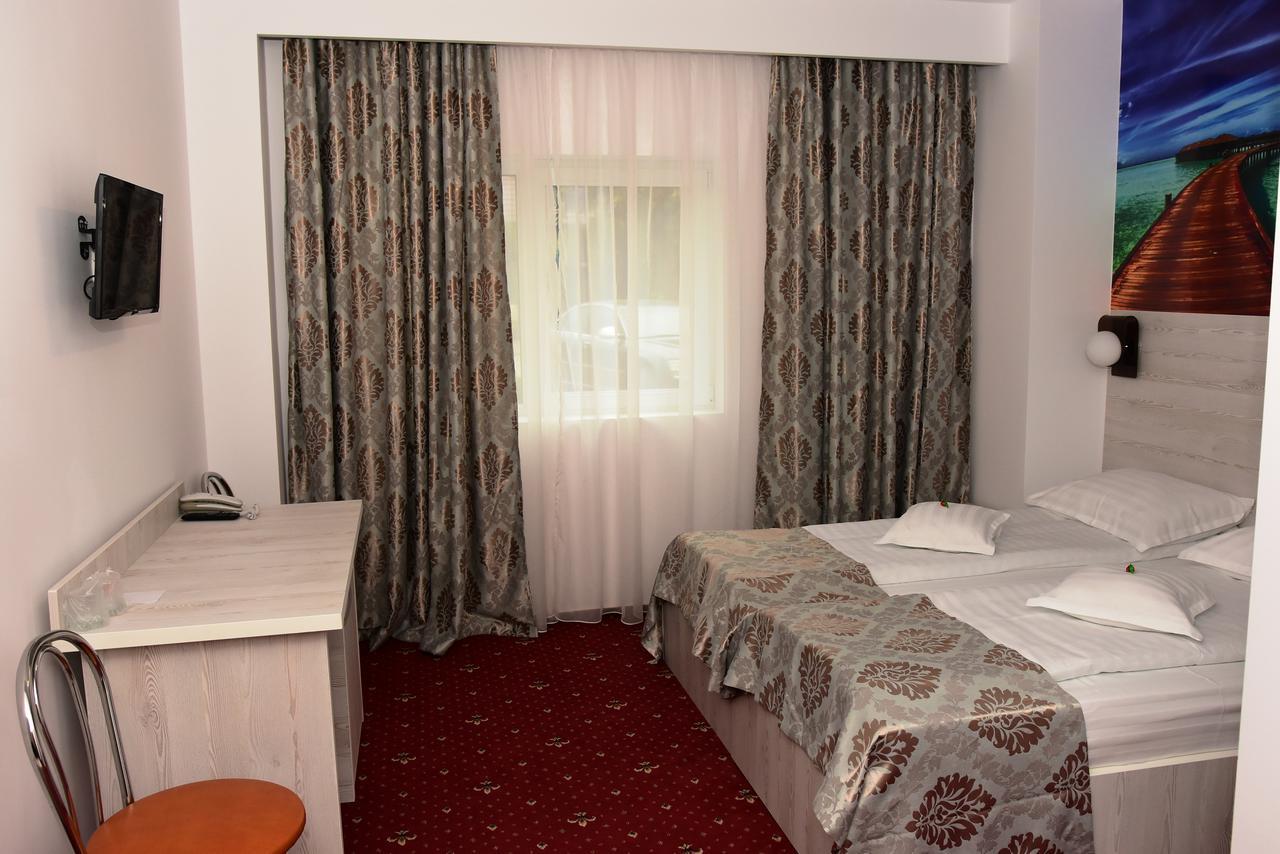 Hostel Orhideea Buzau Exterior photo