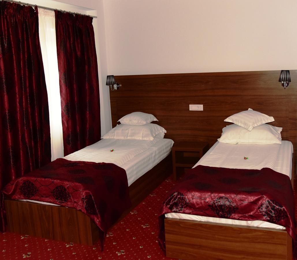 Hostel Orhideea Buzau Exterior photo