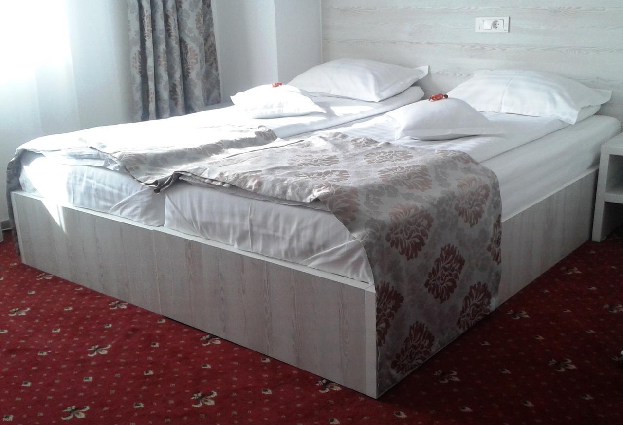 Hostel Orhideea Buzau Exterior photo